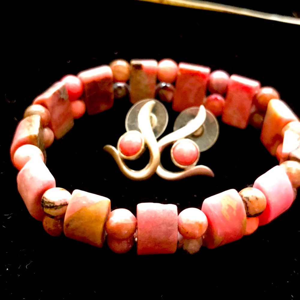 Pretty Rhodonite stone bracelet and free set of pink earrings to go with it